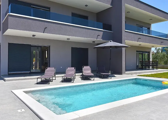 Ante 2245 * 페로이