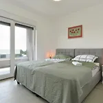 Ante 2245 Tatil Evi Peroj