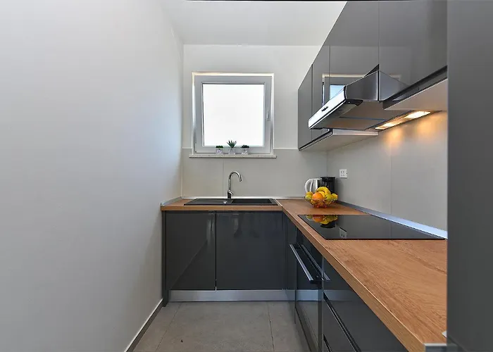 Ante 2245 Vakantiehuis Peroj