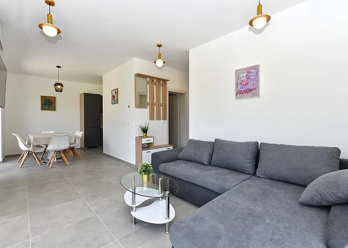 Ante 2245 Vakantiehuis Peroj