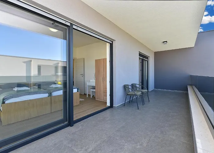 Ante 2245 Vakantiehuis Peroj